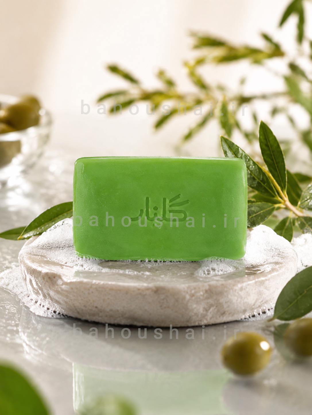 ساخت پوستر تبلیغاتی با هوش مصنوعی و تصویر صابون گلنار در سایت چت جی پی تی